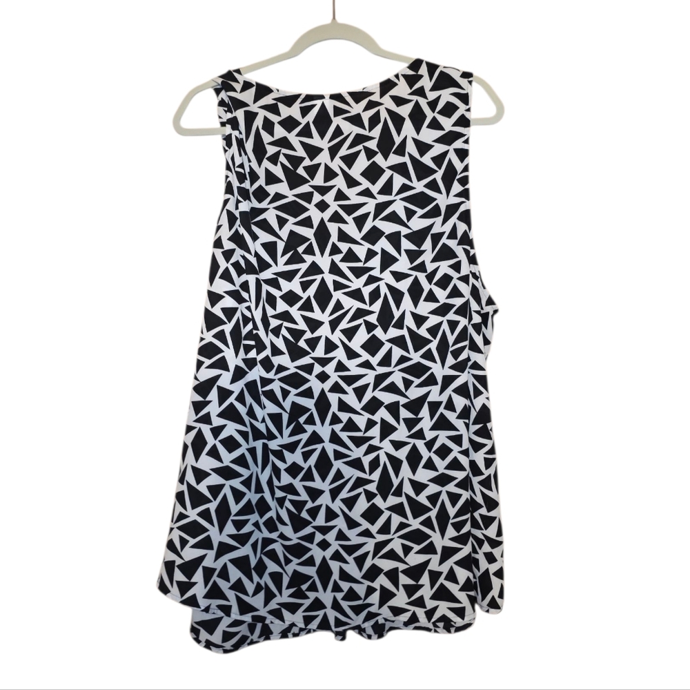 Torrid Geometric Pattern Tank - image 3